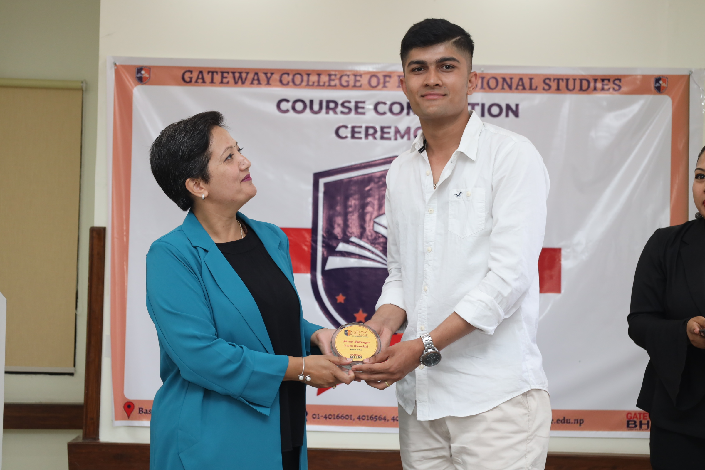 Token of Proud Gatewayer for Batch 2019 at Course Completion Ceremony