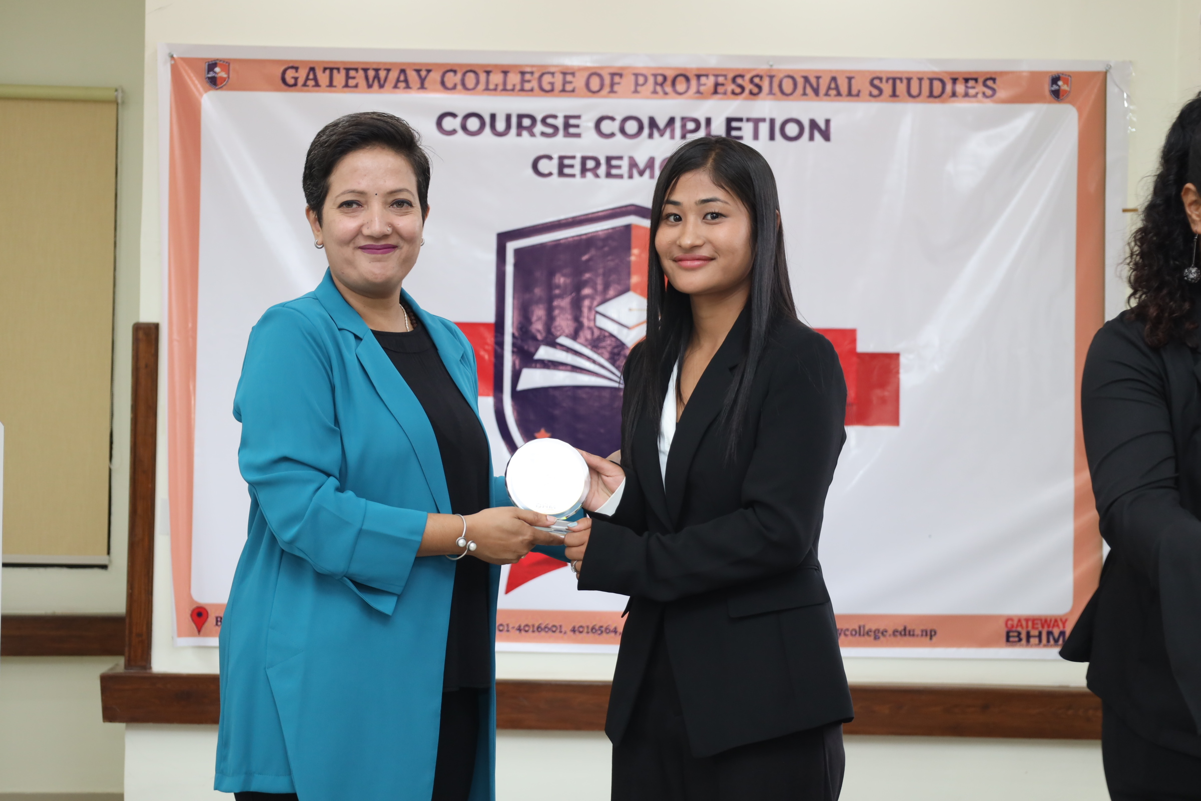 Token of Proud Gatewayer for Batch 2019 at Course Completion Ceremony