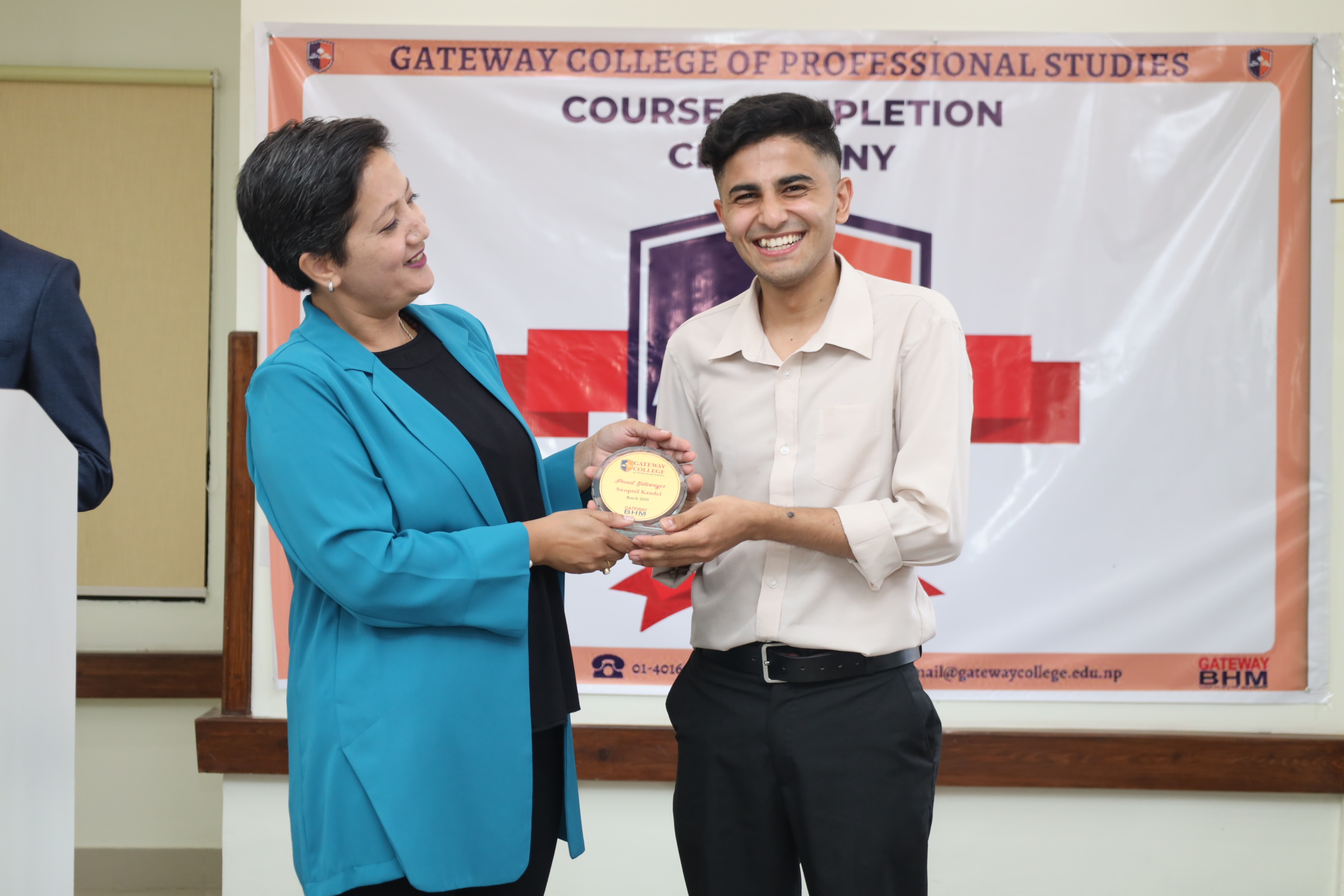 Token of Proud Gatewayer for Batch 2019 at Course Completion Ceremony