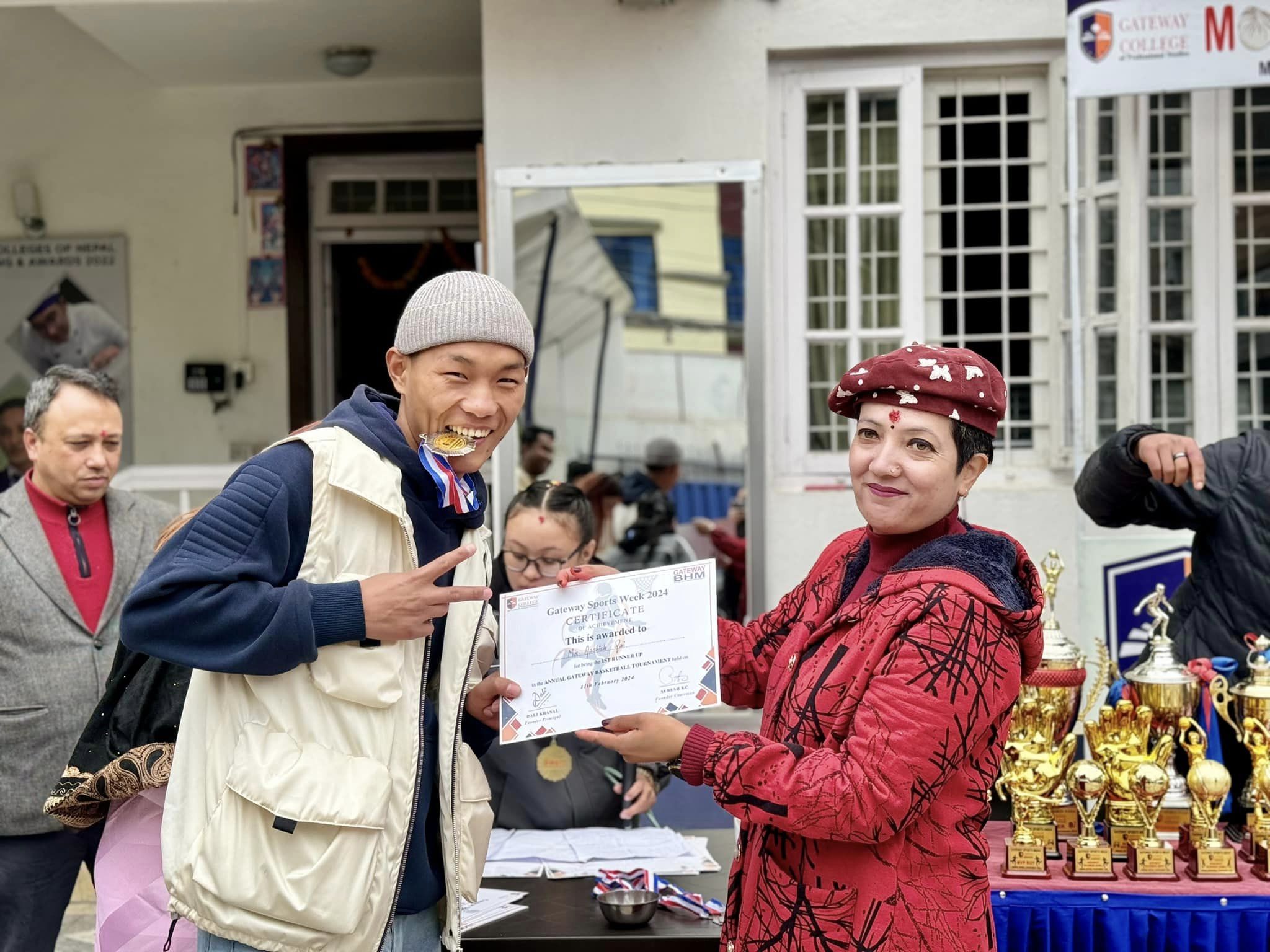 Prize Distribution for Winners of Gateway Annual Sports Week 2024