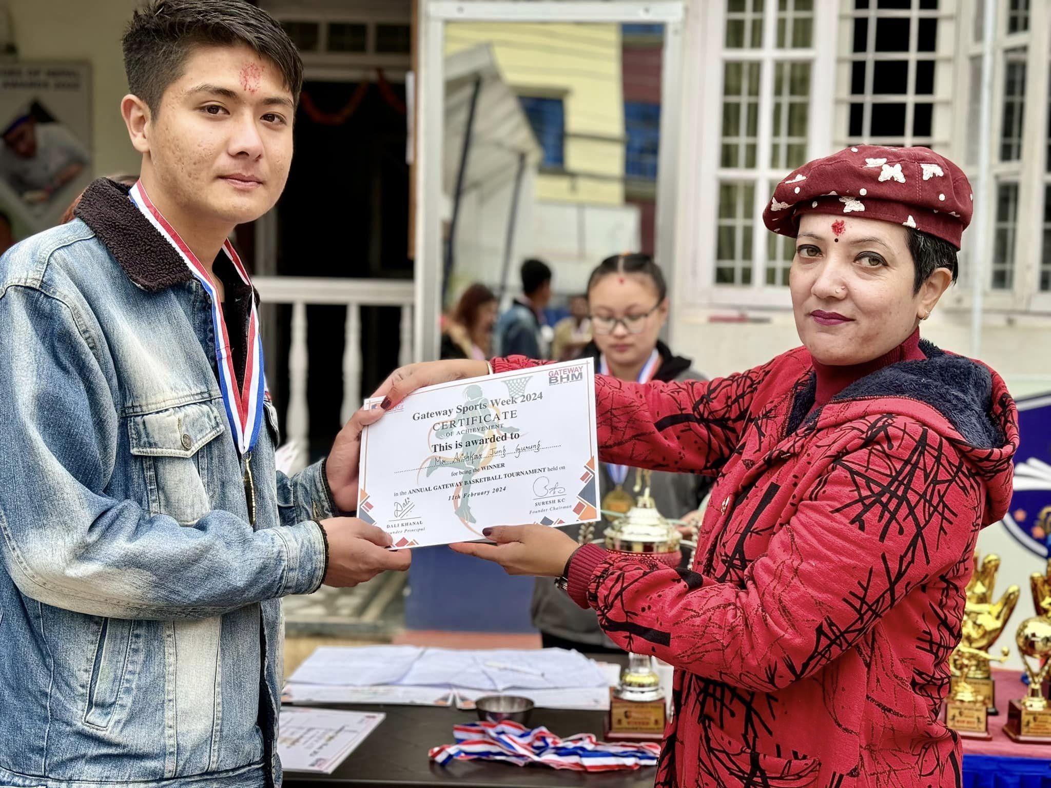 Prize Distribution for Winners of Gateway Annual Sports Week 2024